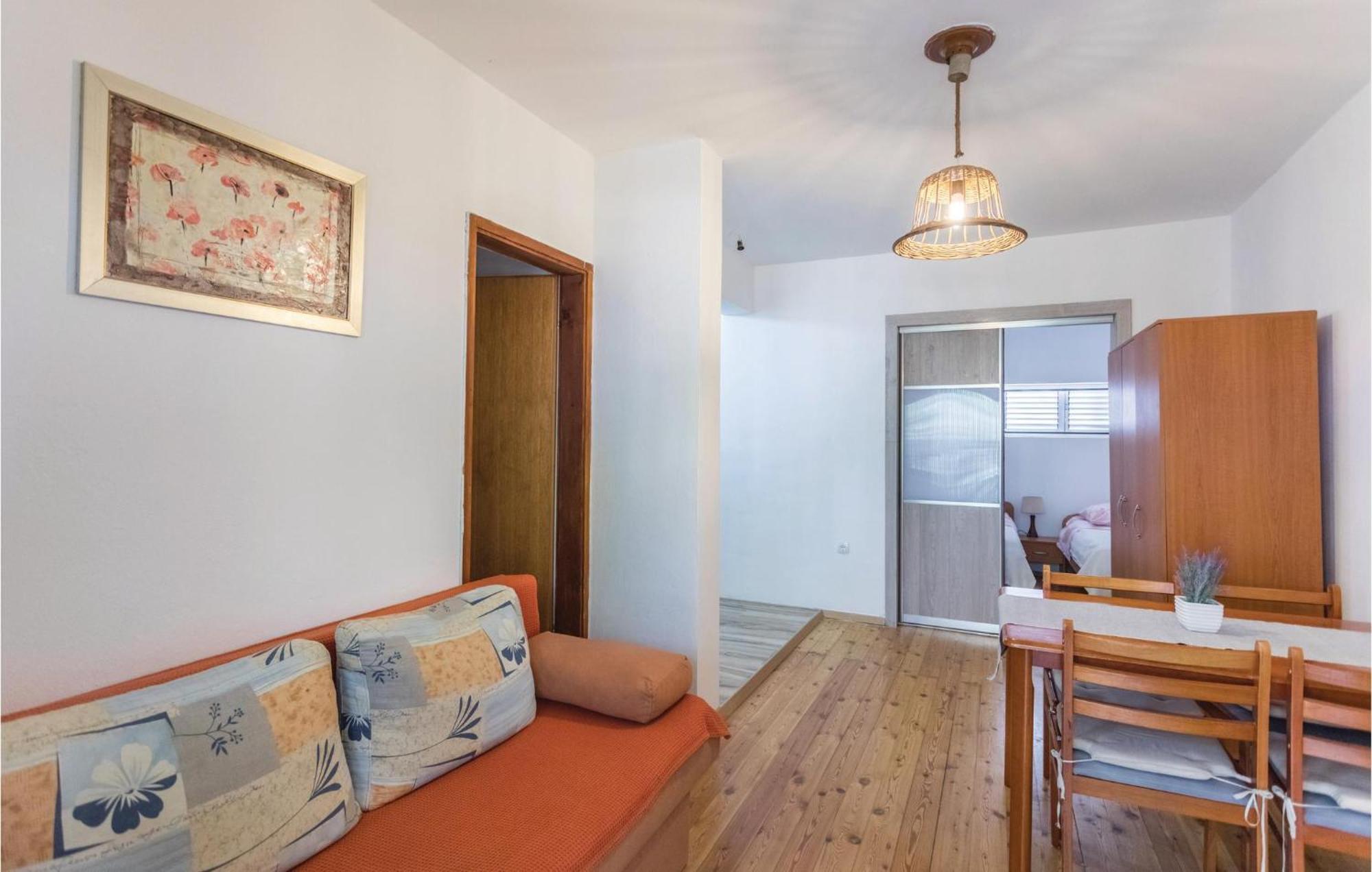 Awesome Apartment In Klek With Kitchen ภายนอก รูปภาพ