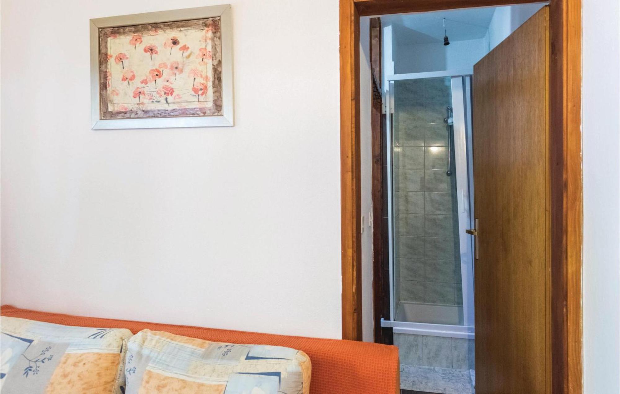 Awesome Apartment In Klek With Kitchen ภายนอก รูปภาพ