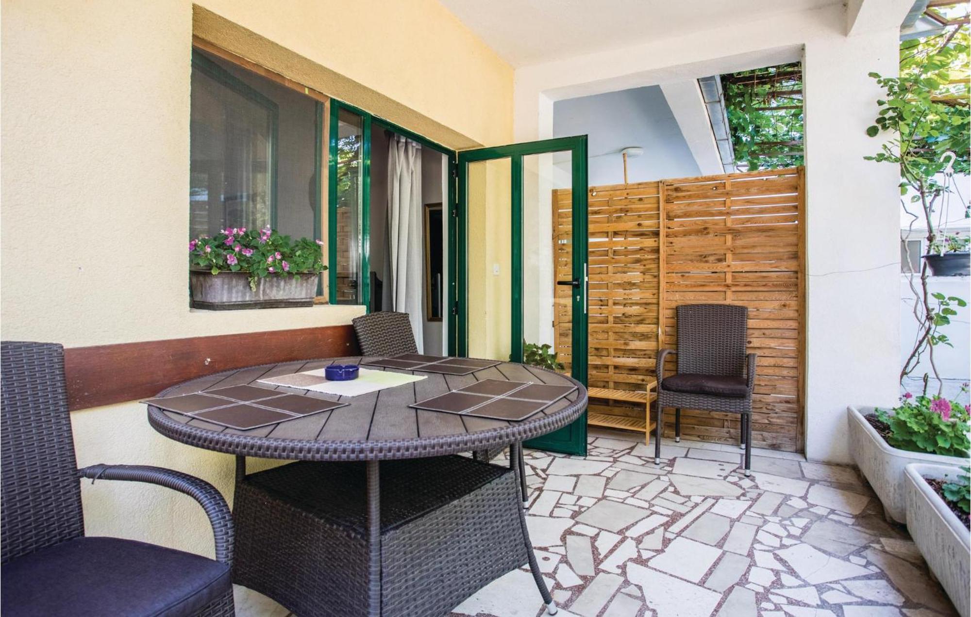 Awesome Apartment In Klek With Kitchen ภายนอก รูปภาพ