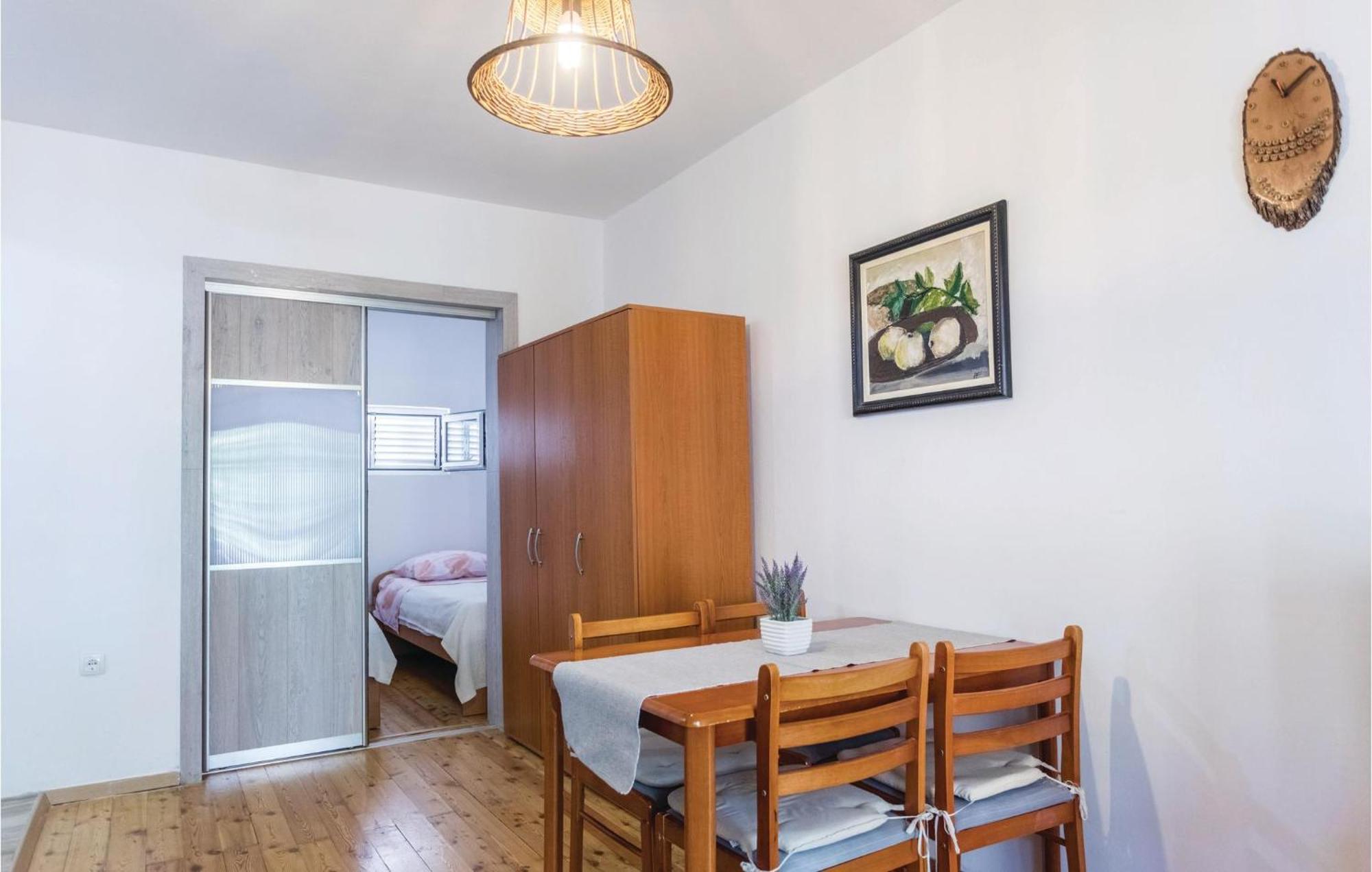 Awesome Apartment In Klek With Kitchen ภายนอก รูปภาพ